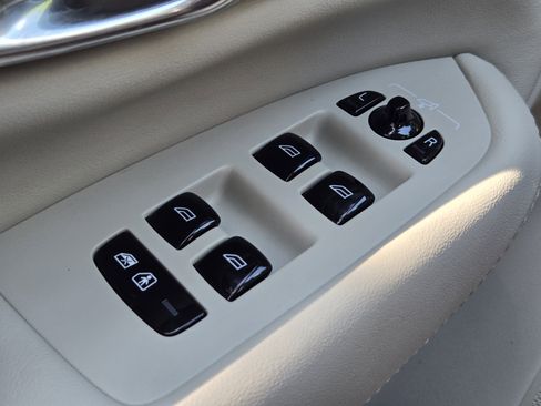 Used 2025 Volvo XC90 B6 Plus w/ Protection Package Premier image 33