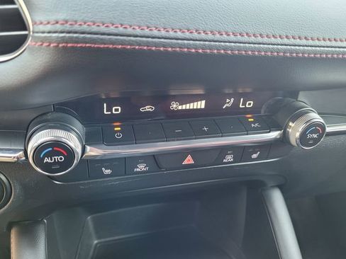 Used 2022 MAZDA MAZDA3 s image 18