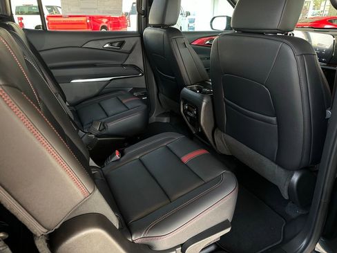 New 2026 Chevrolet Traverse RS image 18