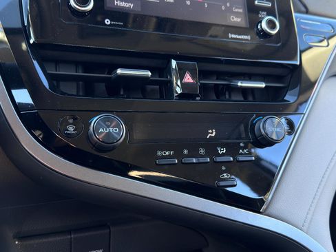 Used 2022 Toyota Camry LE image 22