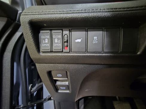 Used 2025 Honda Odyssey Sport-L image 18