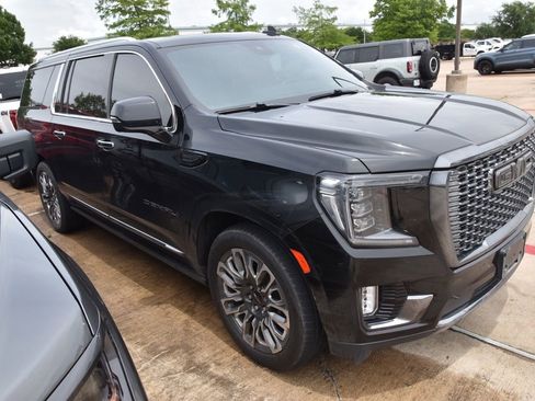 Used 2023 GMC Yukon XL Denali Ultimate w/ LPO, Floor Liner Package AWD/4WD image 5