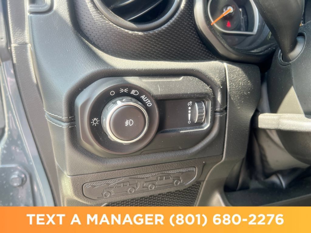 Used 2024 Jeep Wrangler Unlimited Rubicon AWD/4WD image 29