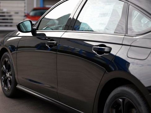 Used 2025 Honda Accord SE image 10