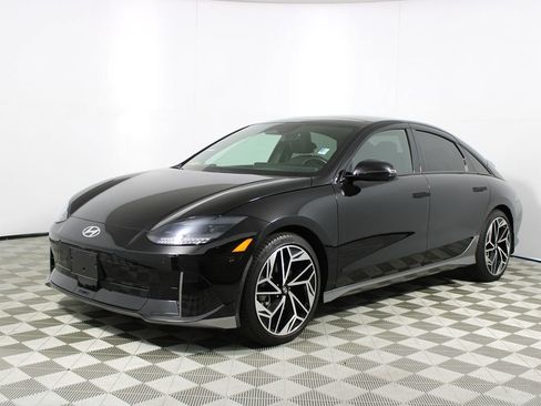 Used 2024 Hyundai Ioniq 6 Limited image 3