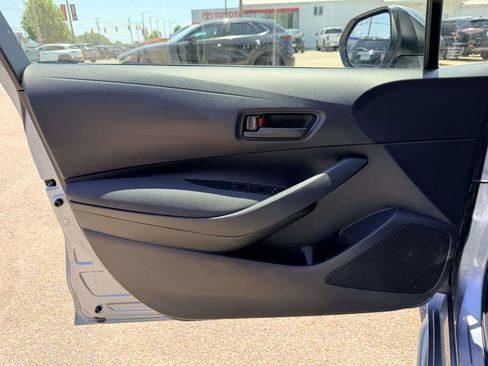 Used 2022 Toyota Corolla LE FWD image 17
