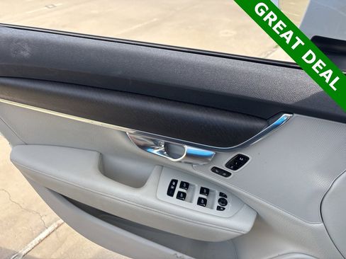 Used 2018 Volvo V90 T5 Cross Country w/ Convenience Package image 10