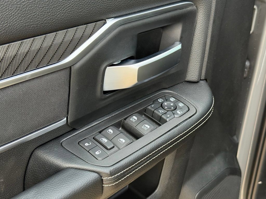 New 2027 RAM 3500 Big Horn AWD/4WD image 12