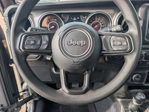 Used 2022 Jeep Gladiator Sport w/ Trailer Tow Package AWD/4WD image 12