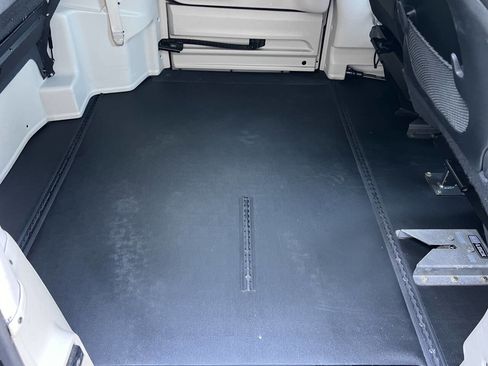 Used 2017 Chrysler Pacifica Touring-L image 21