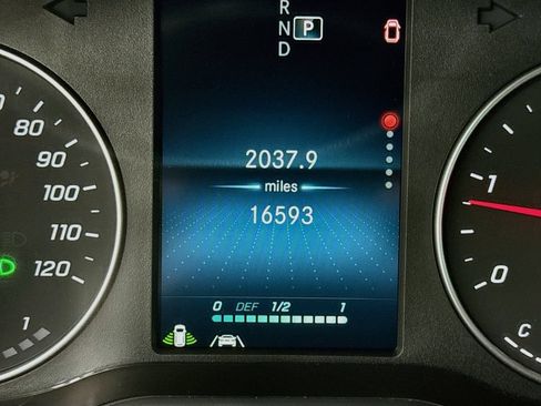 Used 2024 Mercedes-Benz Sprinter 2500 image 14