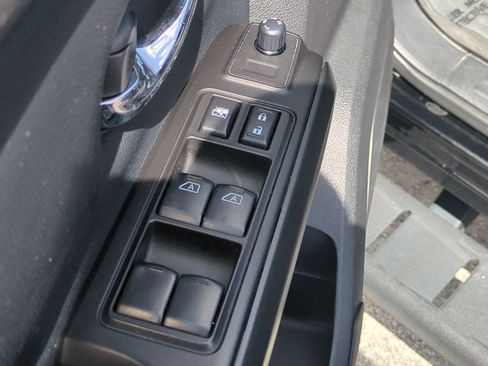 Certified 2024 Nissan Titan SV w/ SV Convenience Package RWD image 15