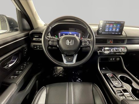 Used 2025 Honda Pilot Elite image 8