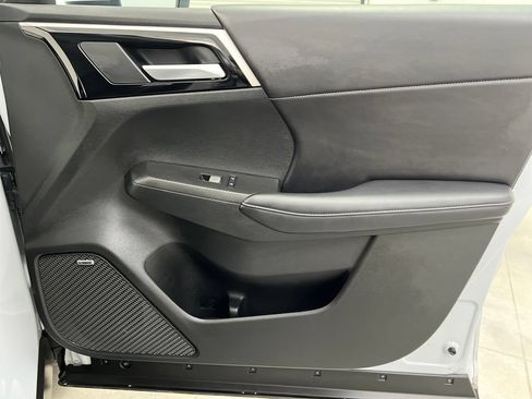 Used 2025 Mitsubishi Outlander SE AWD/4WD image 30