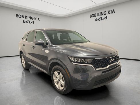 Used 2022 Kia Sorento LX AWD/4WD image 7