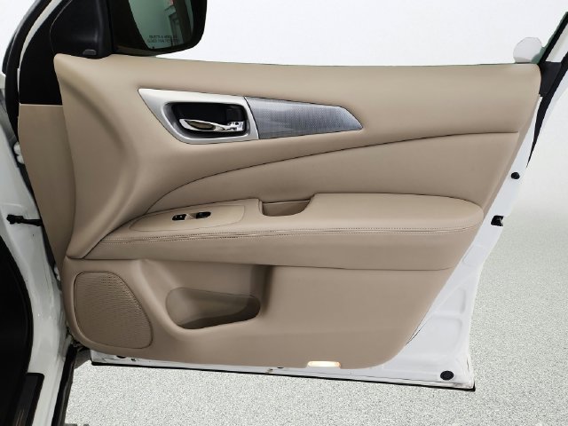 Used 2019 Nissan Pathfinder SL FWD image 29