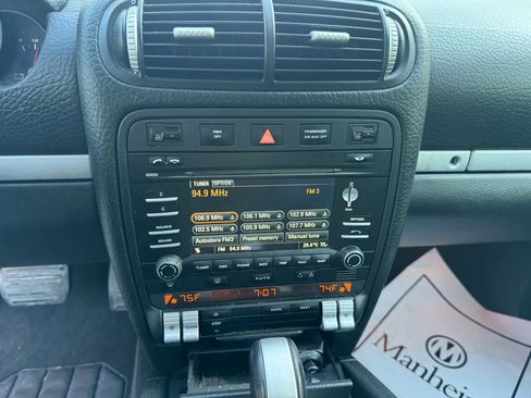 Used 2010 Porsche Cayenne AWD/4WD image 16