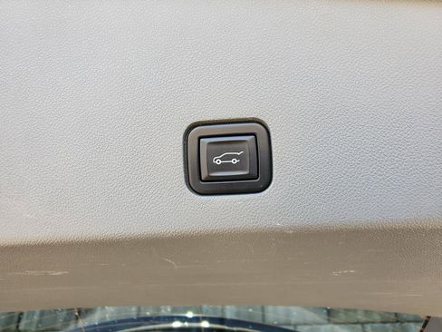 Used 2023 Cadillac XT6 Premium Luxury image 48