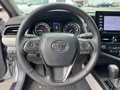 Used 2024 Toyota Camry SE w/ Cold Weather Package FWD image 24