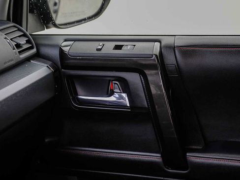 Certified 2024 Toyota 4Runner TRD Off-Road image 22