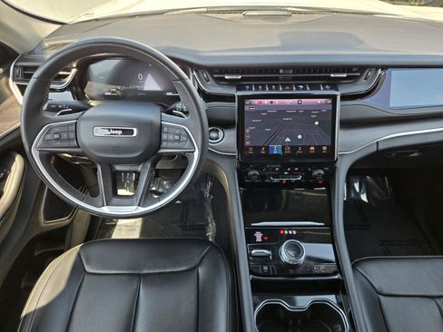Certified 2023 Jeep Grand Cherokee 4WD 4xe w/ Luxury Tech Group II image 6