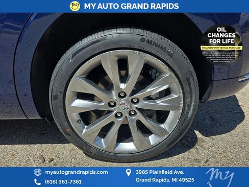 Used 2023 Buick Envision Avenir AWD/4WD image 30