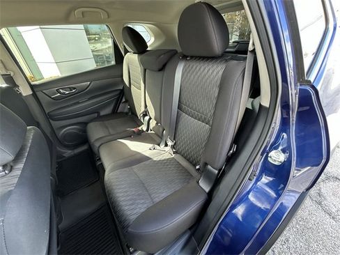 Used 2020 Nissan Rogue SV image 23