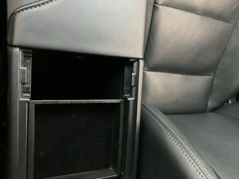 Used 2018 Toyota Avalon XLE FWD image 24