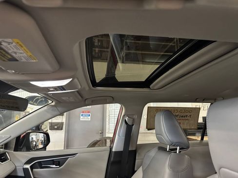 Certified 2022 Toyota RAV4 Limited w/ Limited Grade Weather Package AWD/4WD image 12