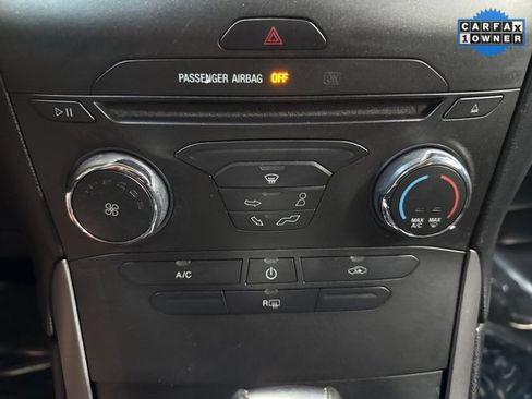 Used 2018 Ford Edge SE image 16