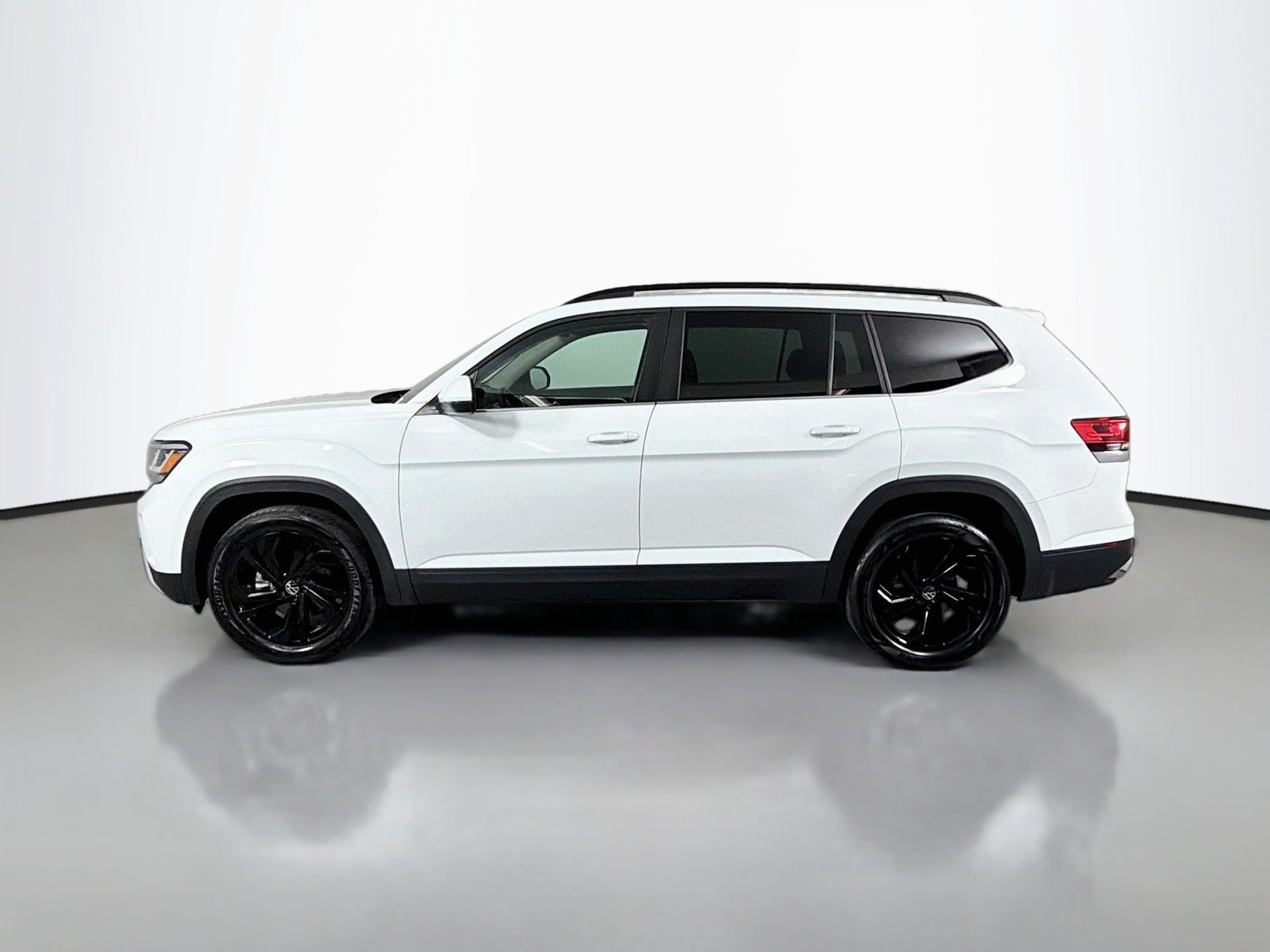 Certified 2023 Volkswagen Atlas SE w/ Panoramic Sunroof Package FWD image 8