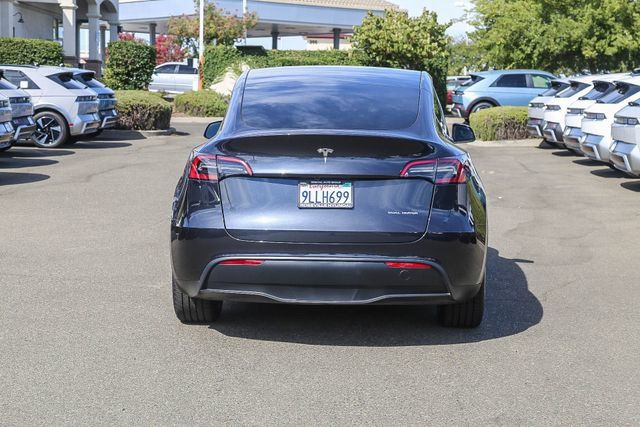 Used 2024 Tesla Model Y Long Range AWD/4WD image 4