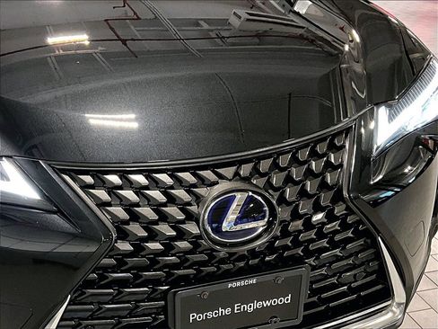 Used 2019 Lexus UX 250h image 32