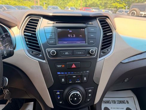 Used 2018 Hyundai Santa Fe Sport FWD image 29