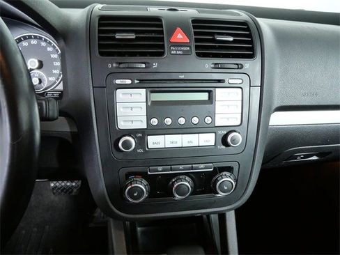 Used 2010 Volkswagen Jetta Limited Edition image 16