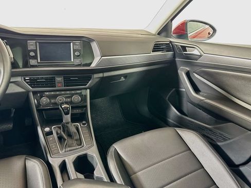 Certified 2023 Volkswagen Jetta SE w/ Panoramic Sunroof Package FWD image 22