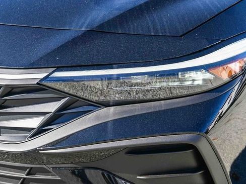 Certified 2026 Hyundai Elantra SE w/ Cargo Package FWD image 12