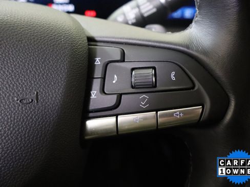Used 2025 Cadillac XT4 Premium Luxury FWD image 30