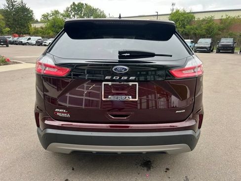Used 2024 Ford Edge SEL w/ Convenience Package AWD/4WD image 6