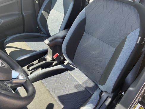Used 2025 Nissan Versa SV FWD image 34