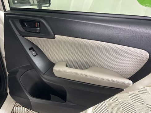 Used 2018 Subaru Forester 2.5i Premium w/ All-Weather Package image 30