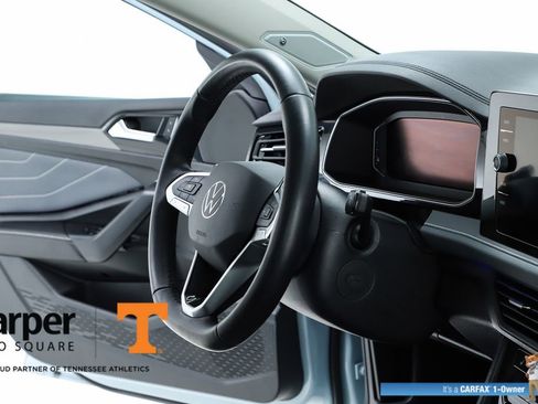 Used 2025 Volkswagen Jetta SEL image 34