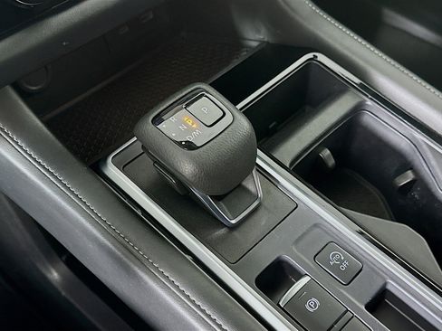 Used 2024 Nissan Pathfinder SV image 24