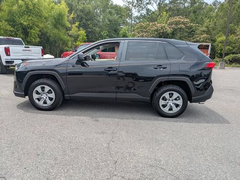 Used 2022 Toyota RAV4 LE FWD image 7