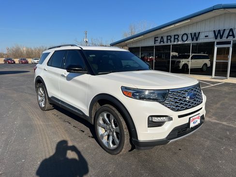 Used 2020 Ford Explorer Platinum w/ Premium Technology Package image 4