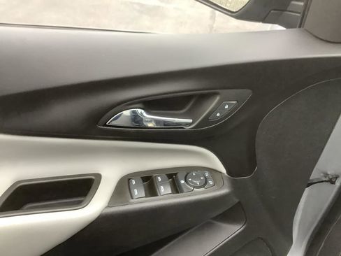 Used 2023 Chevrolet Equinox LS w/ Driver Confidence II Package image 11