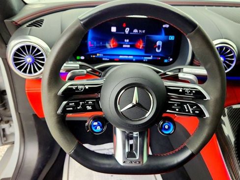 Used 2022 Mercedes-Benz SL 55 AMG 4MATIC image 13
