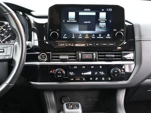 Used 2023 Nissan Pathfinder SL image 11