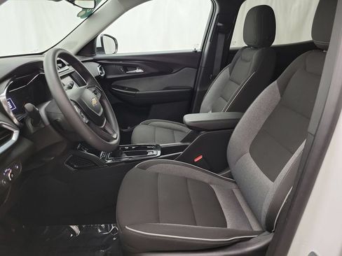 Used 2023 Chevrolet TrailBlazer LT FWD image 9
