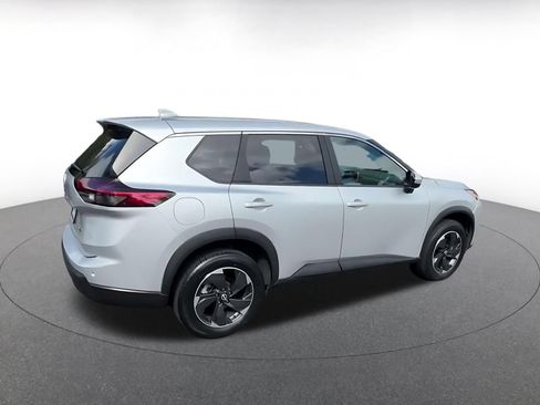 Used 2025 Nissan Rogue SV AWD/4WD image 12